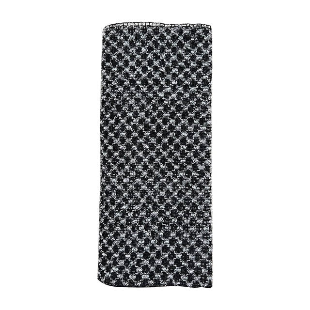toalla de ducha de doble cara de secado rápido para adultos home stain toalla doblada en vista frontal, rectángulo de tejido bicolor negro y gris con patrón cuadriculado, textura tejida y borde rematado sobre fondo blanco; ideal como toalla de baño y también adecuada como paño ligero.