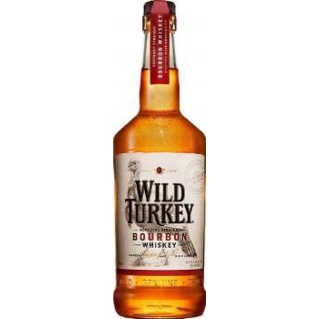 paquete de 3 whisky wild turkey bourbon 750 ml muestra una botella frontal representativa de Wild Turkey bourbon 750 ml con etiqueta beige y logotipo negro, sello rojo en el cuello y vidrio ámbar; vista frontal sobre fondo blanco, empaque puede variar. Venta de alcohol solo a mayores, evita el exceso.