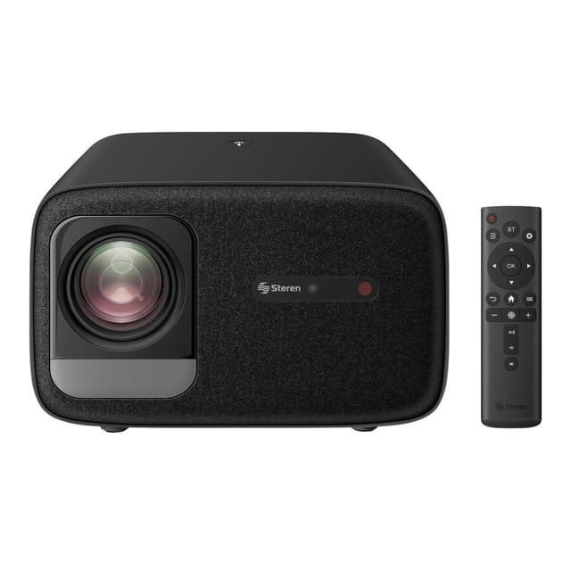 proyector multimedia home theater full hd de 34100 lm (1100 ansi lm) con función espejo, bluetooth* Vista frontal centrada del proyector Steren negro con lente grande a la izquierda, frontal texturizado y pequeño indicador LED; control remoto oscuro a la derecha. Relación de aspecto 16:9, proyección hasta 164" (4,16 m) según especificaciones; adecuado para cine en casa y presentaciones.
