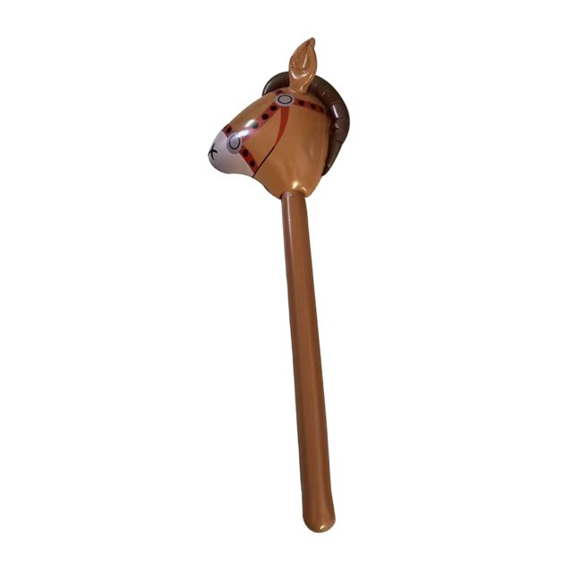 caballo de juguete de palo de juguete inflable juguete de palo divertido y ligero para festivales para niños marrón palo inflable con cabeza de caballo marrón impreso, vista 3/4 frontal, mango cilíndrico de PVC de 95 cm (37.4 in) y cabeza decorada con crin marrón oscuro y puntos rojos; adecuado como recuerdo de fiesta, juguete preescolar y elemento decorativo para fiestas, desinflable y portátil.