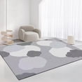 thumbnail image 4 of La Alfombra de La Sala de Estar Es Geométricamente Buena para Uso Doméstico. El Dormitorio Está Cubierto con Tapetes y La Alfombra de La Mesita de Noche Se Usa Como Tapete., 4 of 4