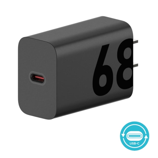 cargador motorola 68w tipo c carga rápida turbo power — Cargador GaN compacto multicolor con puerto USB-C PD frontal, carcasa rectangular de esquinas redondeadas y '68' impreso en el lateral; salida total 68W y protecciones integradas contra sobrecarga, sobrecorriente y sobretensión; adecuado para teléfonos, tabletas y laptops USB-C.