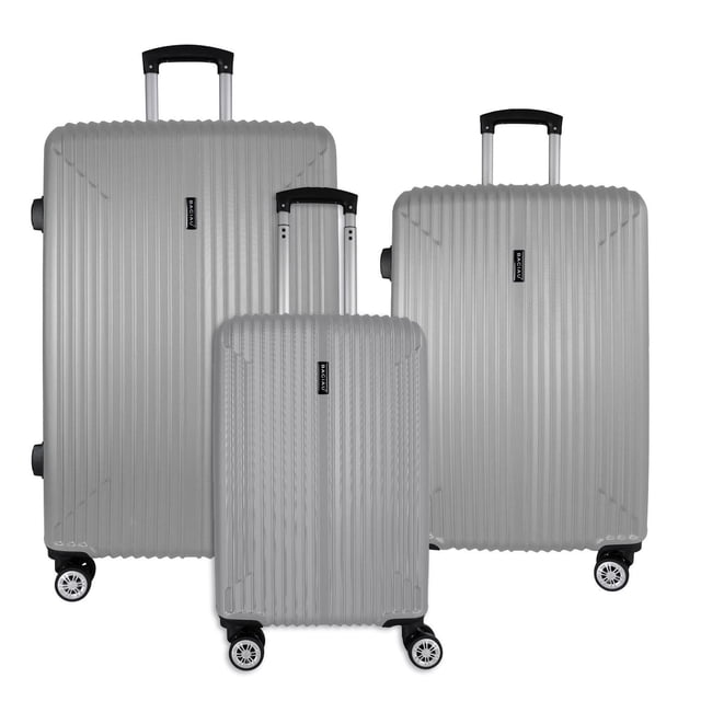 set de maletas 20'', 24'' y 28'' rígidas bagiau colores plateado 28 Tres maletas rígidas BAGIAU plateadas (20", 24" y 28") en vista frontal; carcasa acanalada de ABS, asas telescópicas multiposición, 4 ruedas dobles 360°, candado de 3 dígitos integrado, forro divisor y bolsillo de red, fondo blanco.