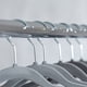 thumbnail image 5 of Set de 50 Ganchos Metálicos para Ropa PERFECT SPACE con Recubrimiento Antideslizante de Terciopelo y Gancho Giratorio 360° (Gris), 5 of 5