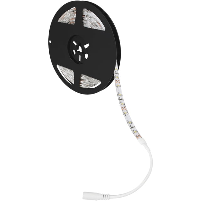 tira led 16w aksi luz verde 5m resistente al agua rollo de 5 m con tira flexible blanca y conector, vista frontal inclinada con la tira parcialmente desenrollada desde un carrete negro; resistente al agua, incluye adaptador 100–240 V, ideal para iluminación decorativa y guirnaldas de Navidad.
