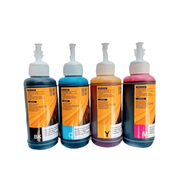 pack 4 pzs tinta universal generica epson hp brother canon león tinta genérica universal Vista frontal centrada de cuatro botellas de tinta de 100 ml con tapas aplicadoras y etiquetas anaranjadas; bases marcadas BK (negro), C (cyan), Y (amarillo) y M (magenta). Indicado para impresión de colores brillantes y compatible con impresoras Epson, HP, Brother y Canon; apto para rellenar cartuchos.