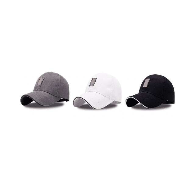 gorra de béisbol cómoda para deportes al aire libre 3 piezas gris/blanco/negro LAB.G tres gorras frontales centradas con visera curvada y parche rectangular; tejido de algodón transpirable con elastano, costuras visibles, ribete claro en la visera y hebilla metálica ajustable detrás; fondo blanco minimalista, ideal para senderismo, ciclismo y uso diario, y a menudo usada también para resguardar accesorios pequeños en viajes.