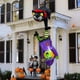 thumbnail image 2 of Inflable de Bruja Decorativo con Gato Negro y Luz LED Morado, Decoraciones de Halloween Juguetes Inflables para Exteriores, Decoraciones de Patio con Luz Inserción Fija, 2 of 6
