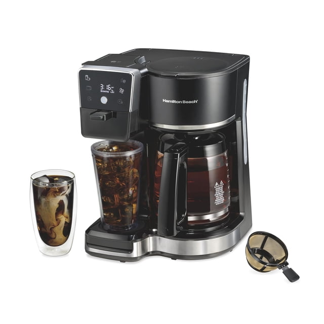 cafetera programable hamilton beach 2 en 1 para 12 tazas vista frontal 3/4, unidad negra con jarra de vidrio para 12 tazas a la derecha y base para taza individual iced coffee a la izquierda; panel táctil digital programable 24 h, función pausa y vertido, depósito de agua lateral visible y filtro de malla desmontable; también adecuada para preparar una sola taza para llevar.