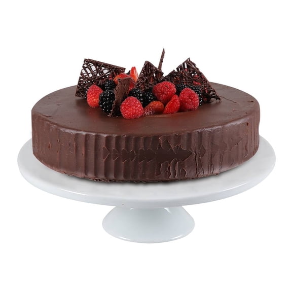 Pastel de Chocolate Tres Leches con Chocolate y Berries Naturales