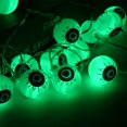 thumbnail image 1 of Cadena de luces de Halloween con forma de globos oculares, 20 luces LED verdes a pilas para decoración de interiores y exteriores (verde), 1 of 7