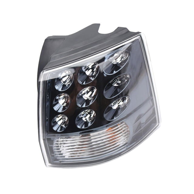luz trasera para mitsubishi outlander ex 2007-2013 sunnimix conjunto de luz trasera derecha, vista 3/4 frontal con carcasa de polipropileno negra, panel de nueve reflectores circulares y lente inferior transparente con intermitente naranja; dimensiones 22.5 x 23.5 x 12 cm. Suele usarse como reemplazo directo para reparar o renovar la calavera trasera.