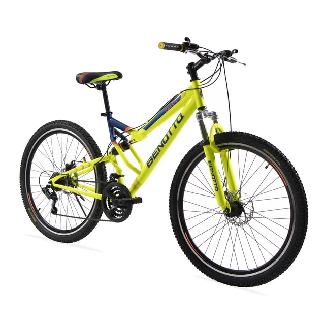 bicicleta benotto navy r27.5 21v shimano doble disco amarillo unico 3/4 frontal; cuadro acero amarillo con sección trasera azul, tijera con suspensión, manubrio y potencia en acero, rines aluminio doble pared 27.5 y llantas 27.5x1.75; transmisión Shimano Tourney 21 velocidades y frenos de disco delantero y trasero; adecuada también para paseos recreativos en senderos ligeros.
