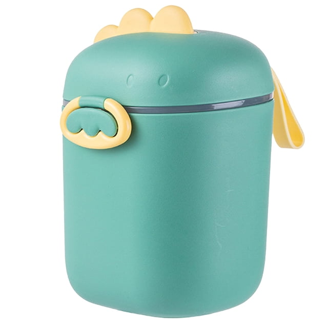 fórmula dispensador de leche en polvo caja de almacenamiento travel formula box baby food envase caja verde de PP, vista frontal centrada; contenedor compacto con tapa abombada y asa amarilla, broche frontal tipo nube y cucharilla guardada por separado. Tallas M (11x10.5x8.5 cm) y L (16x10.5x8.5 cm). Dosifica 5 g por cucharada, para casa y viaje; también se usa para llevar snacks secos en salidas.