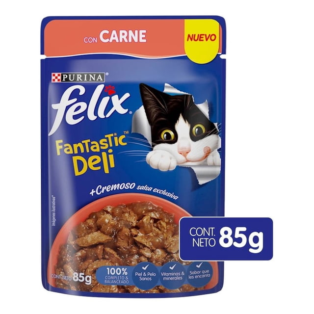 alimento para gato purina felix fantastic deli con carne 85 g paquete frontal con fondo azul, logo Purina Felix y dibujo de un gato blanco y negro asomando; ventana inferior muestra filetes suaves en salsa, etiqueta 'con carne' y recuadro que indica 85 g. Ideal para consumo de gato adulto y presentación individual de 85 g.