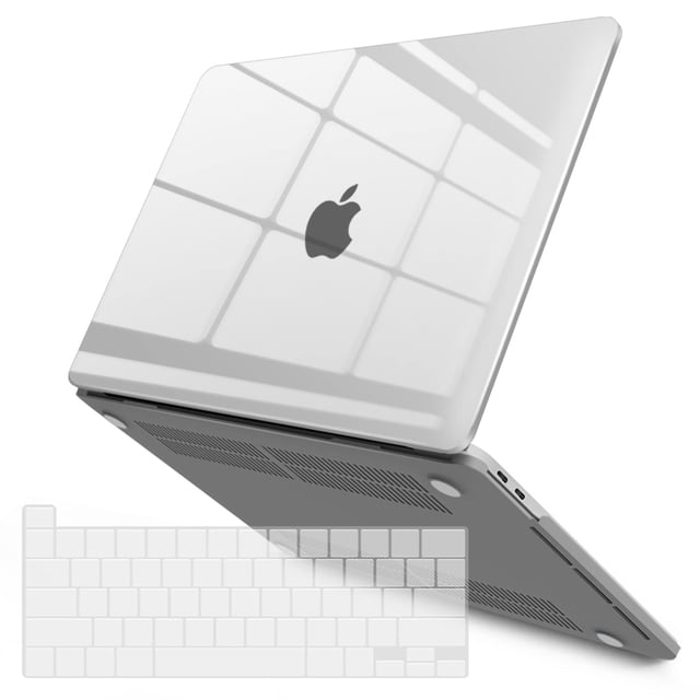 funda ibenzer compatible con macbook pro 13" m2/m1 transparente rígida, vista 3/4 mostrando carcasa semimate instalada en MacBook Pro 13" (A2338/A2289/A2251), recortes para puertos y ventilación, almohadillas antideslizantes en la base y teclado protector transparente separado; micro clips para instalación fácil y ajuste seguro; también suele usarse para proteger equipos de demostración durante transporte.
