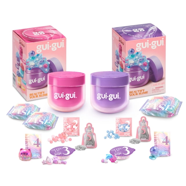 paquete de 2 unidades perfumadas slime gui gui, transparente y brillante, con recipiente — dos frascos redondos con tapa rosa y tapa lila con logo gui·gui; incluye cajas, sobres numerados, dijes, bolitas y aditivos para seguir el proceso de 5 pasos y personalizar slime; muestra las dos texturas multicolor (transparente y brillante) sobre fondo blanco.