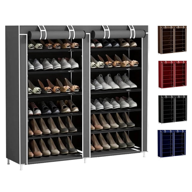 zapatera organizador mueble rack closet armable repisas gris: frente de dos módulos armables de estructura metálica con conectores tipo T y seis repisas por módulo, cubierta antipolvo en tela non woven gris con puertas enrollables tipo persiana con cremalleras y velcro; montaje sin herramientas, patas metálicas en la base, muestra zapatos en las repisas; fondo blanco de catálogo. También suele usarse para organizar bolsos o ropa doblada en espacios pequeños.