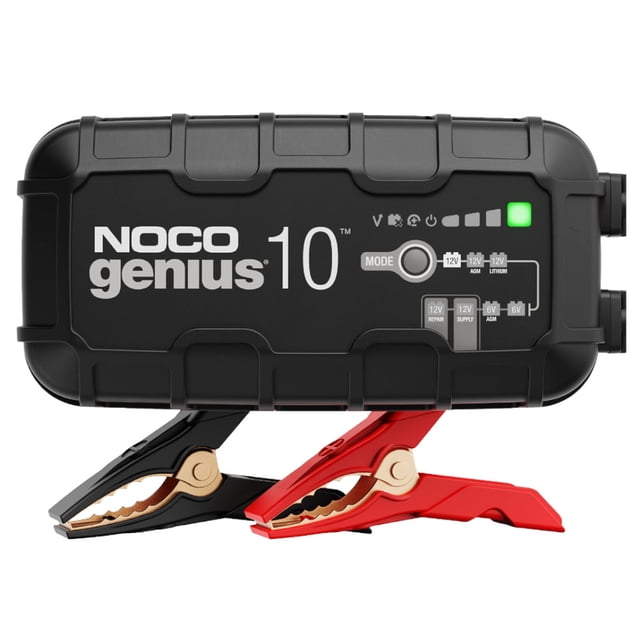 cargador batería noco genius10 6v - 12v 10 amperes auto cargador negro compacto, vista frontal con logo NOCO genius10, indicador LED verde y botón MODE; carcasa rectangular con conectores laterales y pinzas roja y negra con mordazas metálicas. Diseñado para carga y mantenimiento de baterías de 6 y 12 V a 10 A en automóviles y embarcaciones; también suele usarse para mantener baterías de equipos estacionarios.