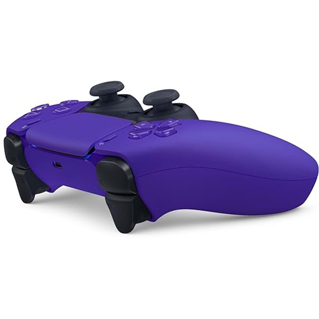 mando inalámbrico gamepad veatool bluetooth carga por puerto type-c alta compatibilidad morado mando Veatool morado en vista frontal 3/4, carcasa lisa mate púrpura, sticks analógicos negros texturizados, cruceta y botones integrados, gatillos y botones traseros negros y puerto USB-C visible; especificado para conexión Bluetooth con iPad, iPhone y Mac y compatible con PS Remote Play, incluye respuesta háptica y gatillos adaptivos; suele usarse también como control portátil para tabletas.