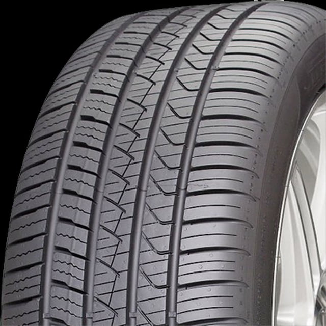 llanta 235/40r19 pirelli pzras+3 96y, vista 3/4 en primer plano mostrando la banda de rodamiento con cuatro canales circunferenciales, surcos laterales en zigzag y paredes laterales lisas en color negro; rin parcialmente visible. Su tamaño la hace adecuada para ruedas de 19 pulgadas y es frecuentemente usada en vehículos deportivos y sedanes.