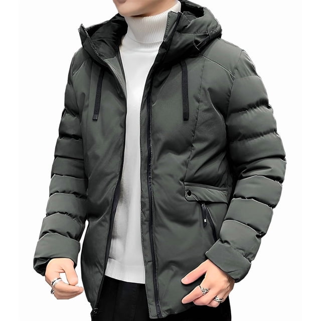 chamarra de invierno shendy vendy para hombre elegante capucha gris; vista frontal centrada de chaqueta acolchada con cierre zip y capucha con cordón, mangas canaleteadas y cuello alto, bolsillos externos con solapa y cremalleras impermeables, tejido 100% poliéster transpirable y de secado rápido, adecuada para senderismo y viajes; a menudo usada para capas térmicas en salidas al aire libre.