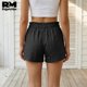 thumbnail image 4 of Short Casual de Mujer Con Cordón Ajustable y Bolsillos negro Chico, 4 of 5
