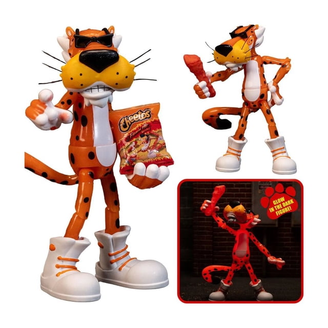 chester cheetah flamin' hot glow figura de accion 6 pulgadas cheetos Figura articulada de 6 pulgadas de Chester Cheetah en naranja con manchas negras, gafas de sol negras y botas blancas; muestra polvo de Cheetle en hocico y patas; incluye bolsa de Cheetos Flamin' Hot, Cheeto realista, 2 manos alternativas y cabeza alternativa; composición con vista frontal, ángulo de tres cuartos y recuadro nocturno que muestra efecto glow-in-the-dark; a menudo usado como pieza de exhibición en colecciones de juguetes.