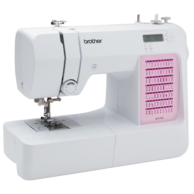 máquina de coser portátil brother sh7700 digitalizada 70 puntadas con 120 funciones, vista 3/4 frontal de cuerpo blanco con panel rosa que muestra 70 puntadas, brazo libre amplio, aguja y prensatelas visibles, pantalla LCD con iluminación LED y perilla de control; 7 tipos de ojales en un paso y velocidad de 750 puntadas por minuto; adecuada para proyectos de decoración y confección de muestras pequeñas.