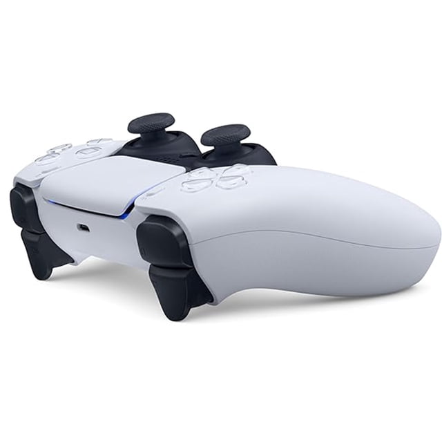mando inalámbrico bluetooth veatool carga por puerto type-c blanco — vista 3/4 frontal de mando blanco con joysticks negros, panel táctil central, botones frontales y gatillos traseros, puerto USB-C visible; diseñado para sincronizarse por Bluetooth con iPad, iPhone o Mac y ofrecer respuesta háptica y gatillos adaptivos según especificaciones; también suele usarse para jugar en movimiento.