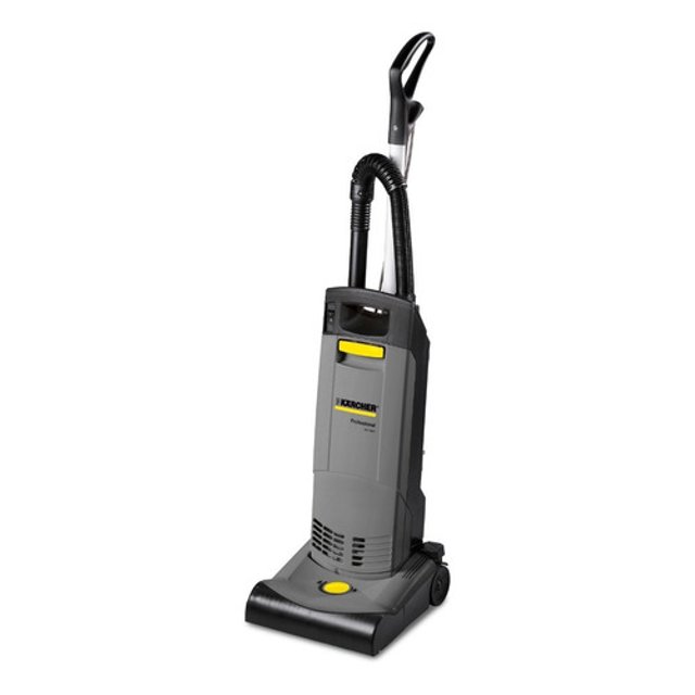 aspiradora barredora industrial karcher cv 30/1 para polvo Karcher gris, vista frontal 3/4 con mango ergonómico negro y tubo flexible; carcasa rectangular con logo amarillo, boquilla de 300 mm, ruedas traseras y botón amarillo; depósito 5.5 L, caudal 48 l/s, potencia 1150 W y cable de 12 m; adecuada para mantenimiento de pisos en talleres.