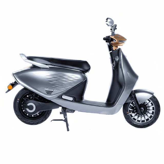 motocicleta eléctrica omo mobility athena x7 gris/dorado perfil lateral, vista centrada mostrando la silueta completa; carrocería gris metálica con detalles dorados en el frente y manillar, asiento negro alargado, llantas de aleación con radios y neumáticos urbanos, guardabarros delantero y caballete desplegado; faros full LED y panel frontal con pantalla a color según especificaciones; diseñada para movilidad urbana con alta autonomía y motor 3000W, suele usarse para recorridos diarios.