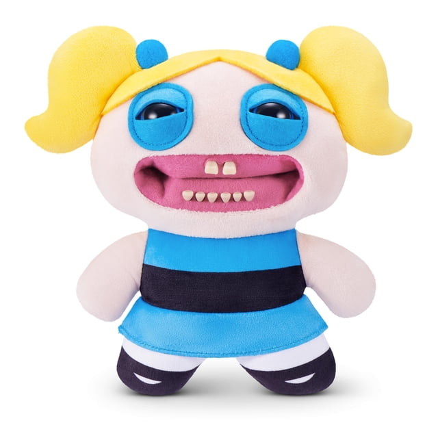 peluche fuggler las chicas superpoderosas burbuja 22 cm Peluche frontal de 22 cm estilo Fuggler inspirado en Burbuja, cuerpo multicolor de tela de peluche suave con vestido azul y franja negra, coletas amarillas y ojos azules. Boca amplia con dientes humanos visibles y encía rosa; incluye un raro agujero de coleccionista en la parte trasera. Ideal para abrazar, exhibir o como pieza de colección peculiar.