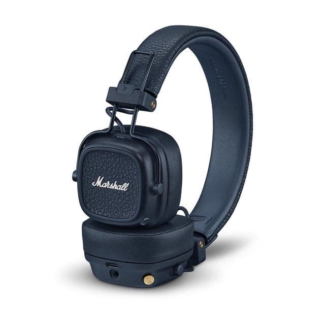 auriculares supraaurales inalámbricos marshall major v midnight blue Auriculares on‑ear Marshall Major V en color midnight blue, vista 3/4 frontal con diadema arqueada y copas cuadradas acolchadas; vinil texturizado en las orejeras con logotipo Marshall metálico, bisagras plegables y controles dorados y negros en la base; fondo blanco. Diseño plegable ideal para uso portátil y viajes.