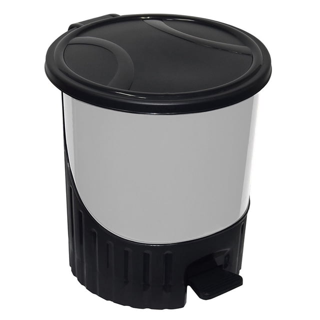 bote de basura plastic trends con pedal 14 l gris, vista frontal 3/4 con tapa y base negras, cubeta cilíndrica gris en plástico resistente, pedal rectangular para apertura sin manos y funda desmontable para lavado; ideal para cocina, baño o recámara y también usado para guardar bolsas de basura o artículos de limpieza.