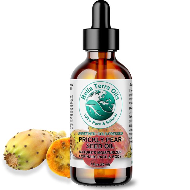 aceite de semilla de tuna bella terra oils 60 ml prensado en frío botella ámbar con cuentagotas, vista frontal centrada que muestra etiqueta blanca con logo Bella Terra Oils y texto 'Prickly Pear Seed Oil / Cold-Pressed', tuna partida junto a la base; envase de vidrio transparente indicado 60 ml, a menudo usado como aceite facial y corporal para hidratación según etiqueta.