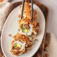 thumbnail image 3 of Sushi Happy Tokyo Salmón Rollo Crunch con Cebolla Frita y Mayo Spicy 1 pza, 3 of 7
