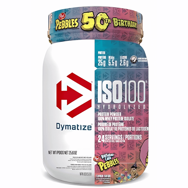 dymatize iso 100 1.4 lbs 20 ser fruity pebbles bote multicolor frontal con logo Dymatize, texto ISO100 Hydrolyzed y leyenda 25 g proteína por porción y 24 porciones; etiqueta temática Fruity Pebbles con borde superior colorido. A menudo usado como proteína aislada para recuperación y desarrollo muscular.