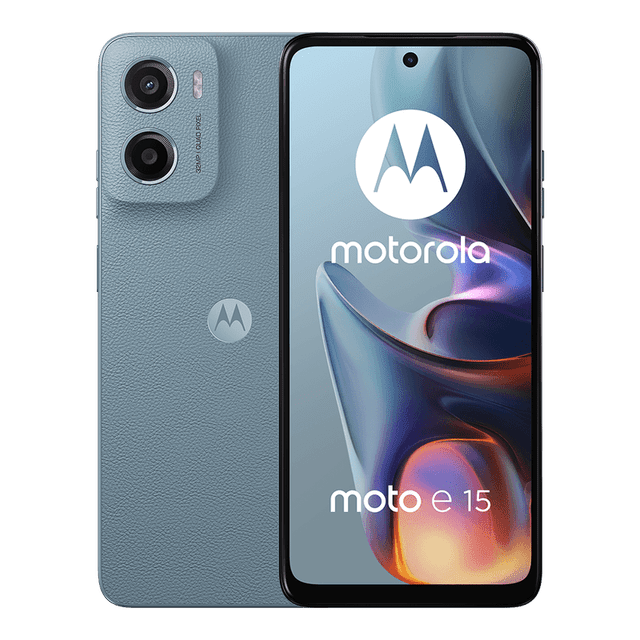 motorola moto e15 2 gb + 64 gb Azul, vista frontal y trasera 3/4: teléfono con pantalla brillante HD+ de 6.7" sin notch y orificio central para selfie, carcasa azul texturizada con doble cámara trasera 32 MP + Flicker Sensor, logo Motorola centrado, 2 GB RAM + 64 GB almacenamiento, batería 5200 mAh, Dolby Atmos y altavoces estéreo con realce de bajos; suele usarse también como segundo dispositivo para streaming y audio.