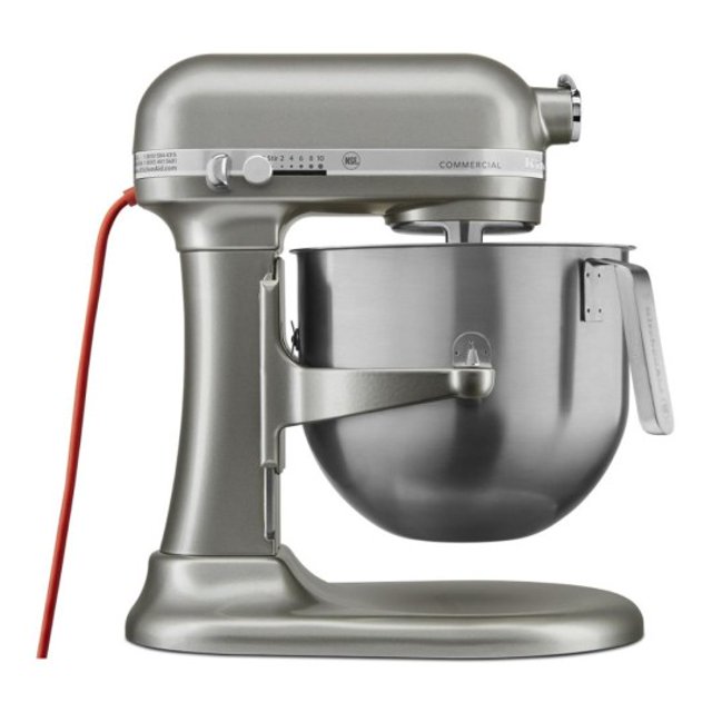 batidora comercial kitchenaid plata 10 velocidades 4,5 qt Batidora comercial KitchenAid plata, vista frontal centrada con tazón de acero inoxidable de 4,5 qt; cuerpo metálico y base robusta, perilla de 10 velocidades visible y cable de alimentación rojo. Diseñada para mezclado, batido y amasado prolongado; también suele usarse para preparar grandes lotes en cocinas profesionales.