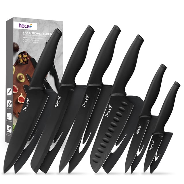 juego de cuchillos de cocina hecef santoku de chef japonés 6 piezas óxido negro con cubiertas — seis cuchillos negros con acabado óxido mate y fundas a juego; hojas de acero inoxidable de alto carbono X30Cr13 visibles con perfiles chef, santoku, panadero con sierra y dos para pelar; mangos ergonómicos de PP en negro con logo Hecef; fondo blanco y empaque a la izquierda. También suele usarse para campamentos y parrilladas por su funda transportable.