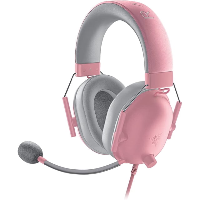 razer blackshark v2 x - multi-platform wired sports headset - quartz edition razer blackshark v2 x Auriculares de cable color amarillo, vista 3/4 frontal con diadema acolchada, copas circumaurales con almohadillas grises, micrófono flexible con cubierta de espuma y cable con conector 3.5 mm compatible con PC, Xbox, PlayStation, Switch y dispositivos móviles.