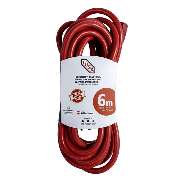 extensión eléctrica uso rudo 3x12awg 6m iusa rojo cable enrollado rojo de 6 m con empaque blanco y logo IUSA, cordón 3x12 AWG (100% cobre) y terminal de 1 contacto indicado en la etiqueta; vista frontal, para conectar herramientas y maquinaria en talleres y obra; suele usarse también para alimentar equipos portátiles en proyectos temporales.