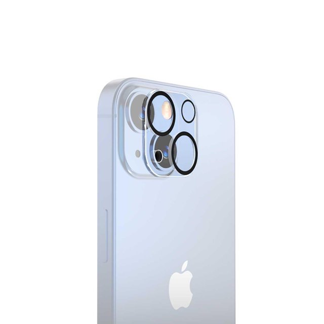mica vidrio mybat para iphone 15 y 15 plus protectora de cámara, vista posterior 3/4; protector transparente con borde negro para flash que cubre los tres orificios de lente del teléfono ilustrativo, vidrio templado 9H con laminado anti-fragmentación, teléfono no incluido.