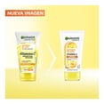thumbnail image 2 of Limpiador facial Garnier skin active express aclara tono uniforme 148 g, 2 of 5