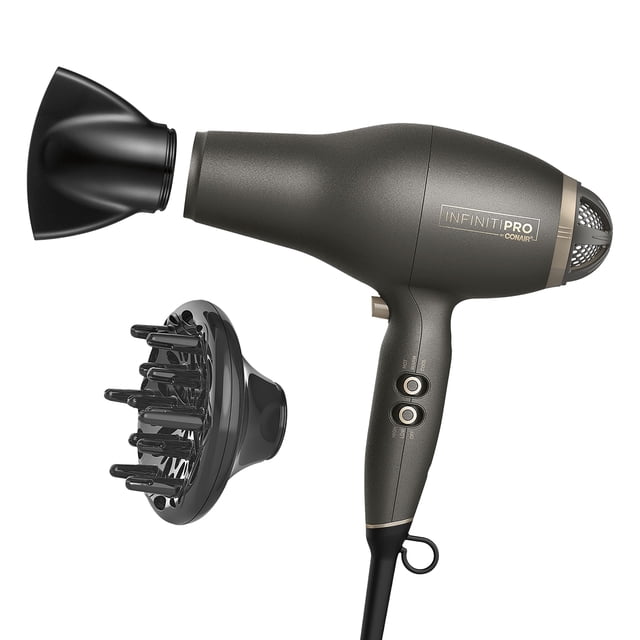 secador de pelo conair infinitipro flomotion 1875w con concentrador Gris, vista lateral 3/4 con mango ergonómico y dos controles visibles; boquilla concentradora acoplada y difusor independiente con dedos; acabado gris metalizado y logo INFINITIPRO en la carcasa; cable negro con anilla para colgar. Diseño FloMotion para ajustar el flujo de aire según tipo de cabello; también suele usarse para viajes por su tamaño compacto.