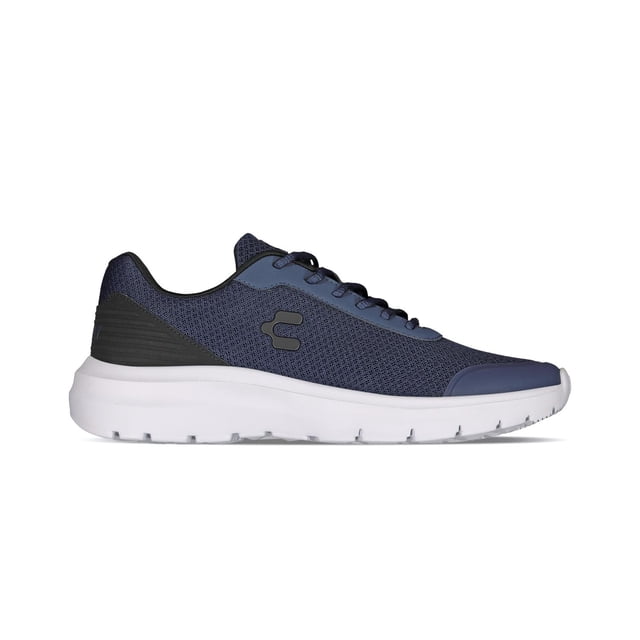 tenis hombre charly comodo transpirable sports caballero azul 26 vista lateral de tenis deportivo Charly azul con malla textil transpirable, cordones negros, logo C en costado, refuerzo en talón negro y suela blanca de goma; suele usarse también para caminatas y entrenamiento ligero.