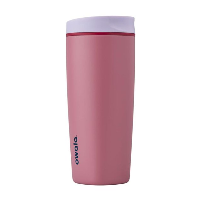 vaso de café owala smoothsip slider con aislamiento de 590 ml, color morado — vista frontal centrada de vaso de acero inoxidable de 20 onzas con acabado mate morado/rosa y tapa lila; logotipo owala en vertical, boquilla con tapa deslizante visible y base recta; doble pared para mantener temperatura. A menudo se usa también como termo de viaje reutilizable.