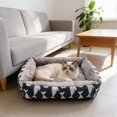 thumbnail image 4 of Cama cálida para mascotas, ideal para perros y gatos pequeños y grandes: una colchoneta suave y cómoda con base impermeable y antideslizante para uso en interiores., 4 of 6