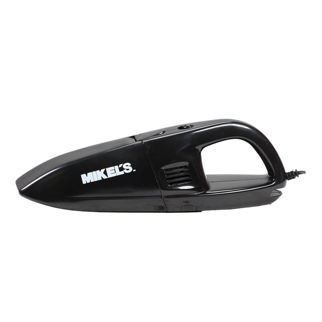 aspiradora mikel's sólidos y líquidos 12 v Aspiradora automotriz negra Mikel's, vista lateral frontal centrada con asa integrada, cuerpo de plástico negro y logo blanco, boquilla alargada para espacios estrechos, rejilla de ventilación y botón visibles, cable de 5 metros y filtro de fácil limpieza; también suele usarse para limpieza rápida del interior del auto.